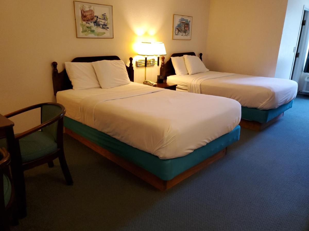 Voyager Inn Saint Ignace Esterno foto