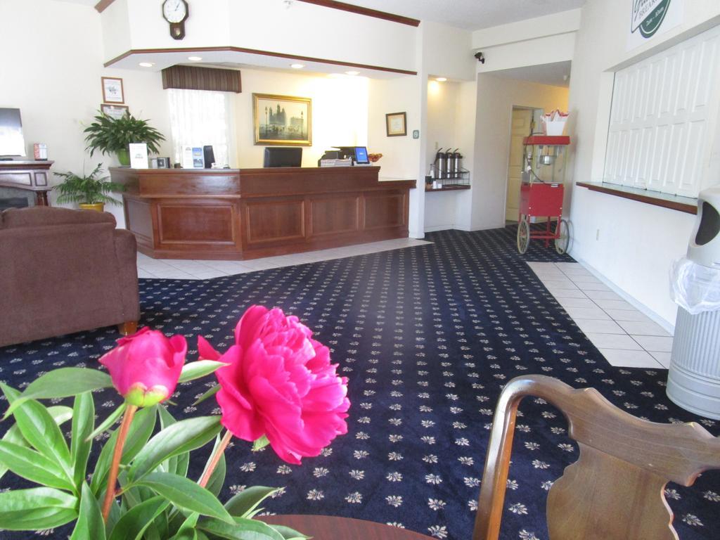 Voyager Inn Saint Ignace Esterno foto