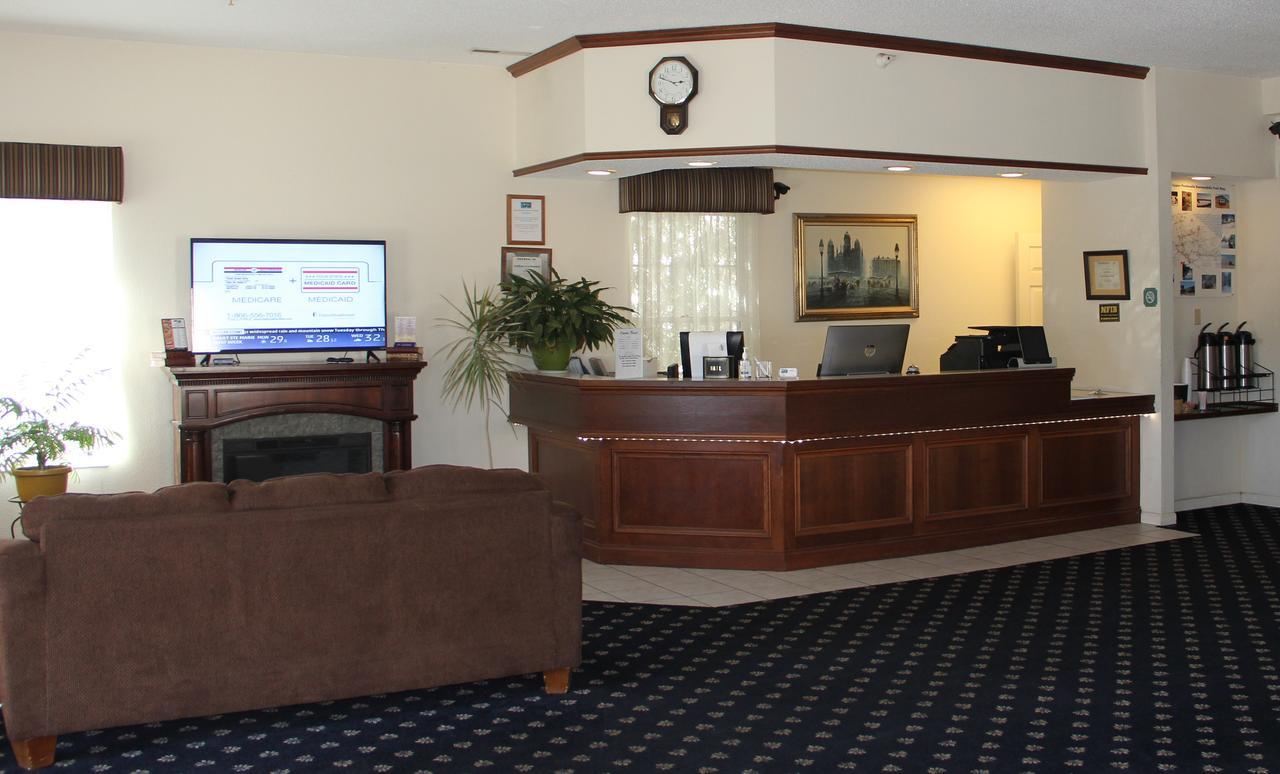 Voyager Inn Saint Ignace Esterno foto