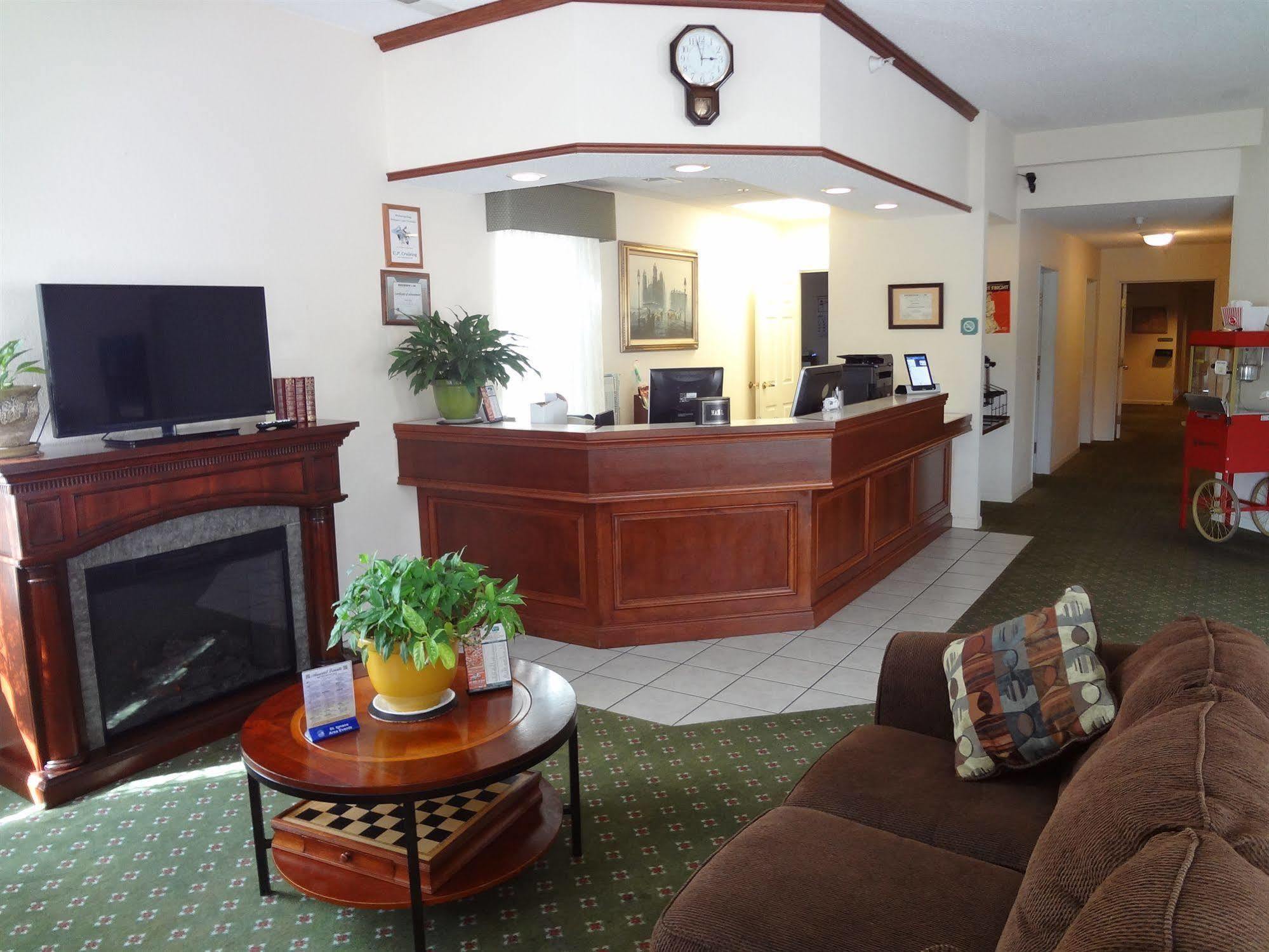 Voyager Inn Saint Ignace Esterno foto