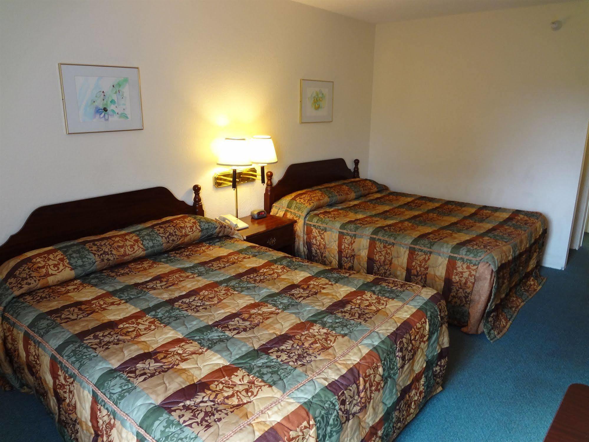 Voyager Inn Saint Ignace Esterno foto