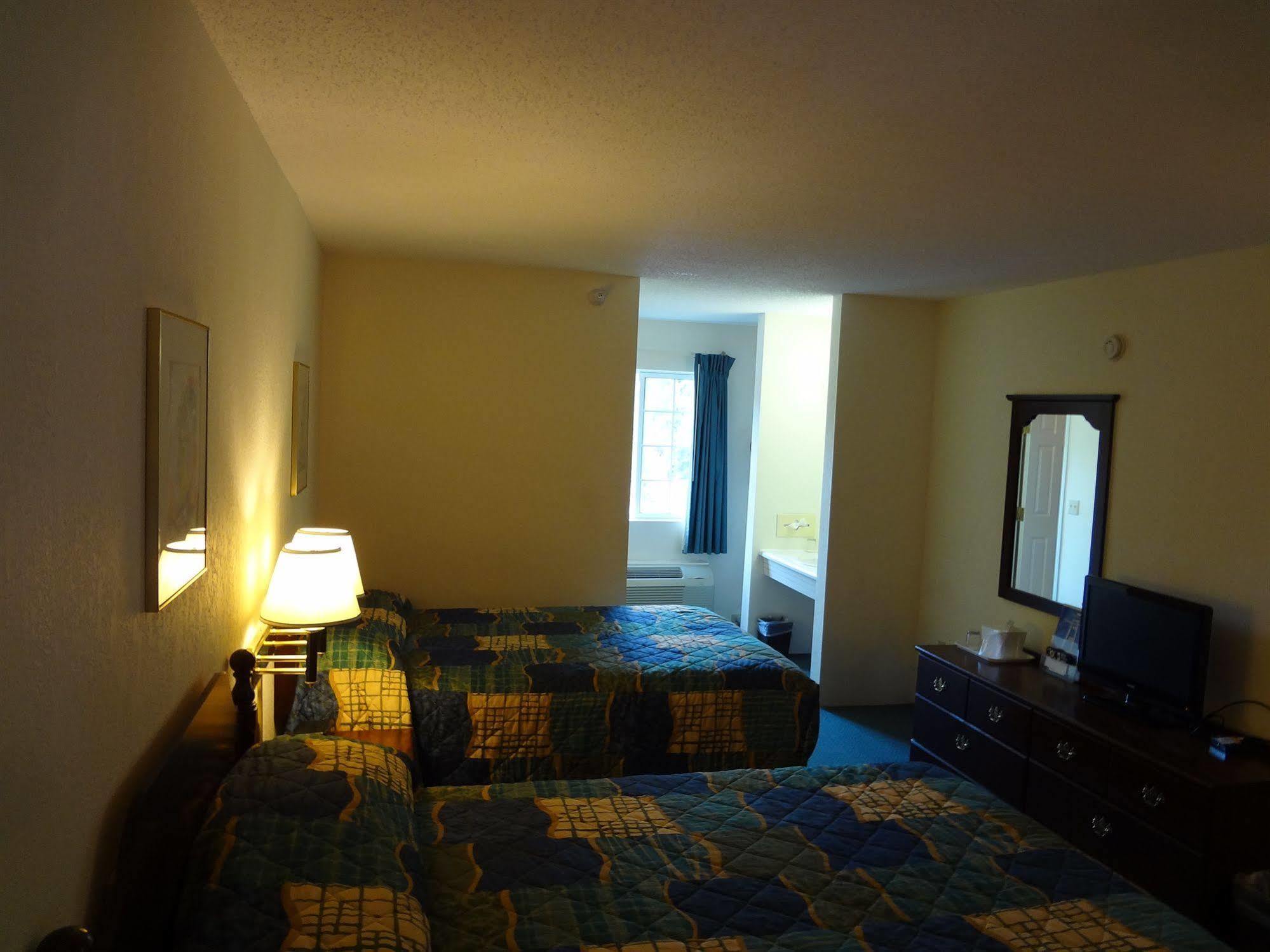 Voyager Inn Saint Ignace Esterno foto