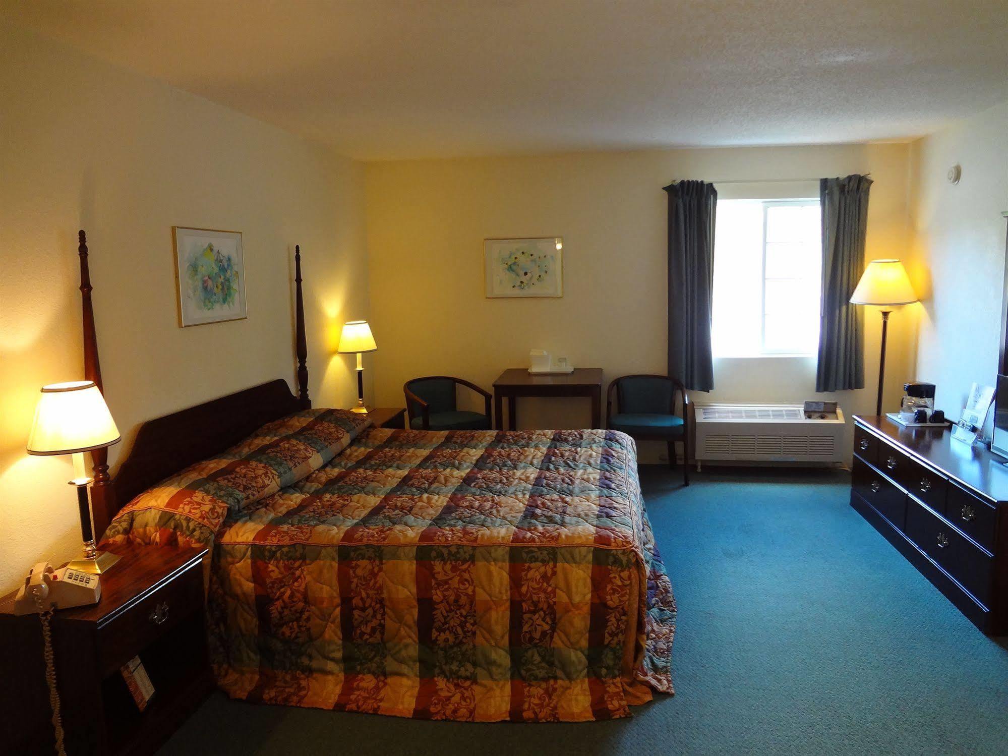 Voyager Inn Saint Ignace Esterno foto